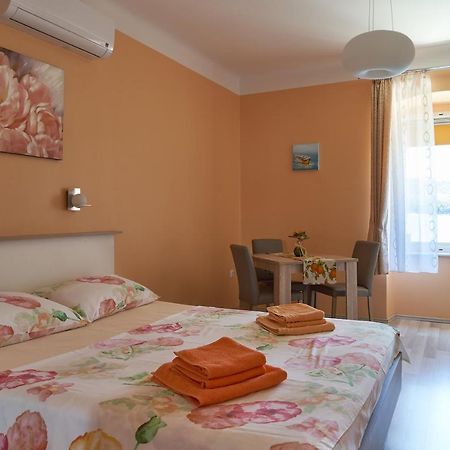 Apartments Nives Cres Exterior foto